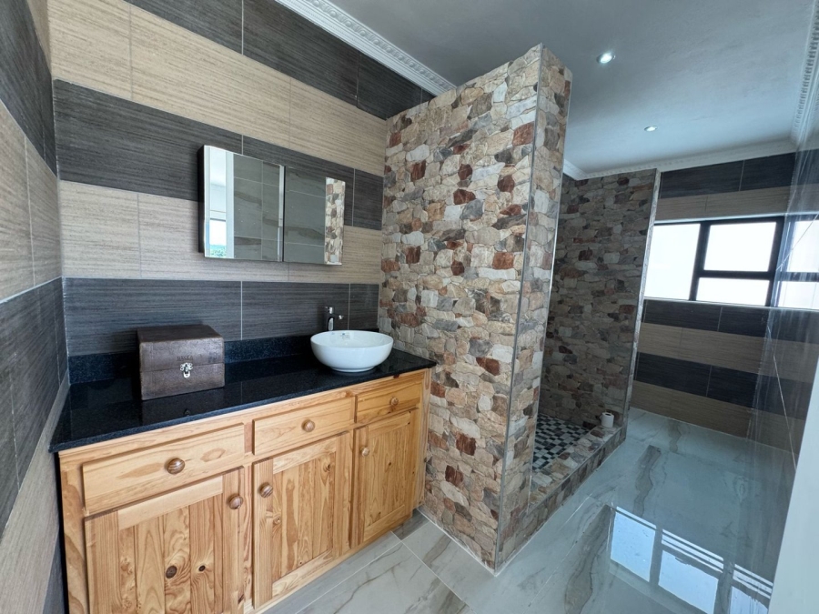 5 Bedroom Property for Sale in Royalston Residential Estate and Wildlife Reserve Eastern Cape